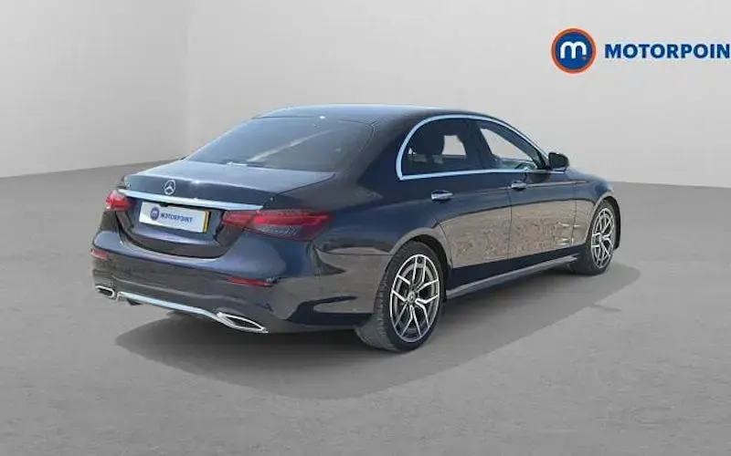 Used Mercedes E200 AMG Line Premium 200 HP (147 kW) 2023 Blue Sedan