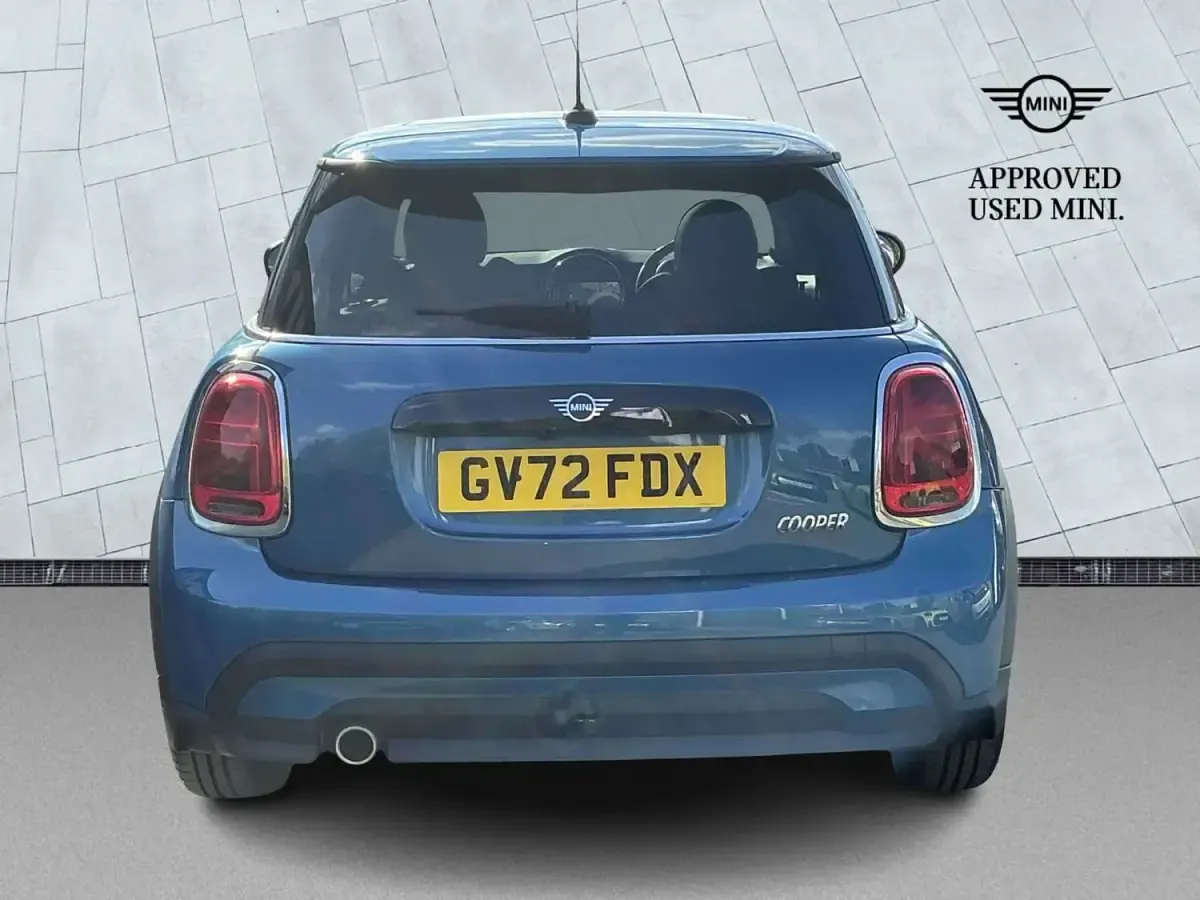 Usado Mini Cooper Classic 134 CV (98 kW) 2022 Azul Utilitario