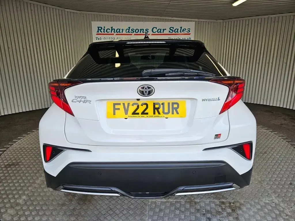 Used Toyota C-HR Sport 122 HP (89 kW) 2022 White/black SUV