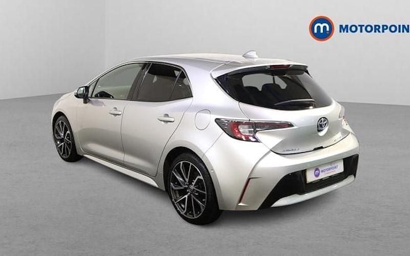 Used Toyota Corolla 122 HP (89 kW) 2022 Silver Hatchback