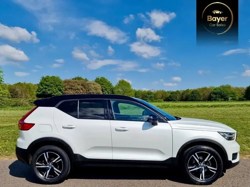 Used Volvo XC40 R-Design 163 HP (119 kW) 2021 White SUV