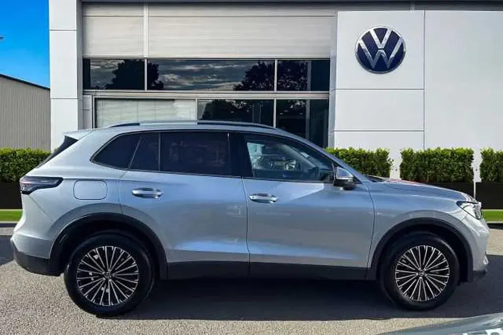 Used VW Tiguan Match 204 HP (150 kW) 2025 Silver SUV