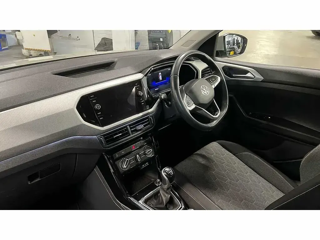 Used VW T-Cross Move 95 HP (69 kW) 2023 Ascot grey SUV