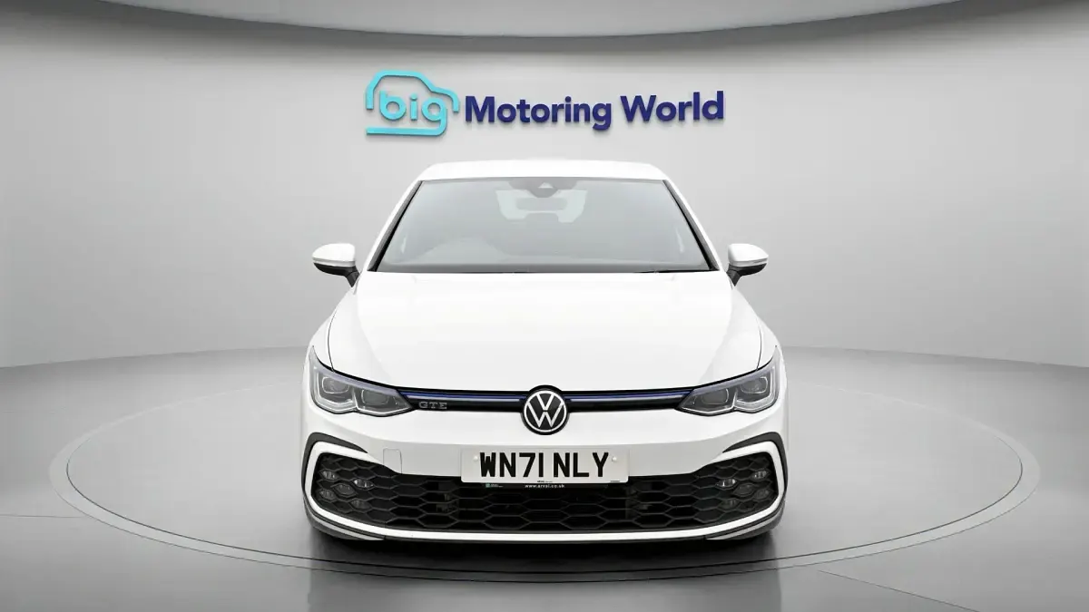 Used VW Golf VIII GTE 242 HP (177 kW) 2021