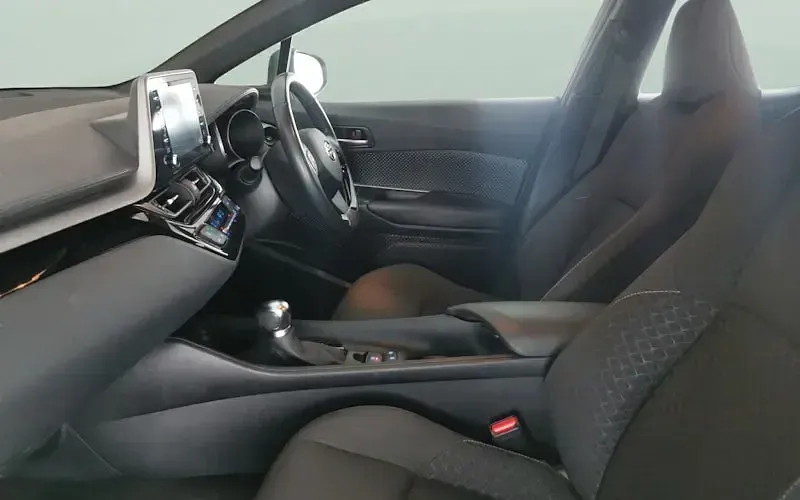 Used Toyota C-HR 122 HP (89 kW) 2023 SUV
