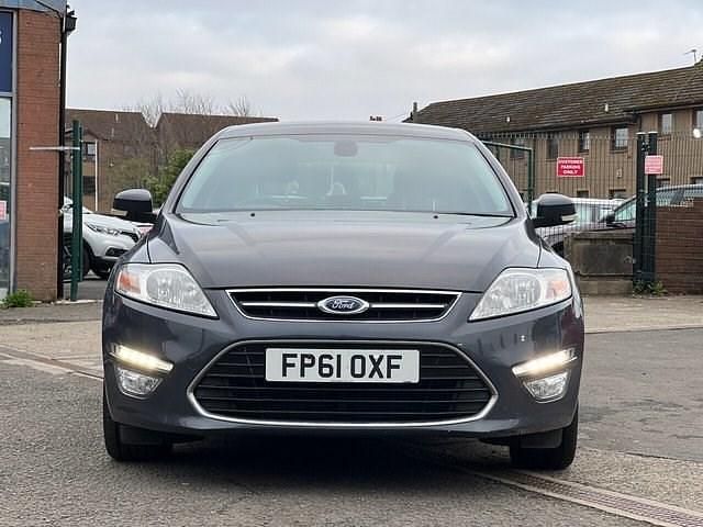Usado Ford Mondeo Titanium 115 HP (84 kW) 2012 Cinzento Citadino