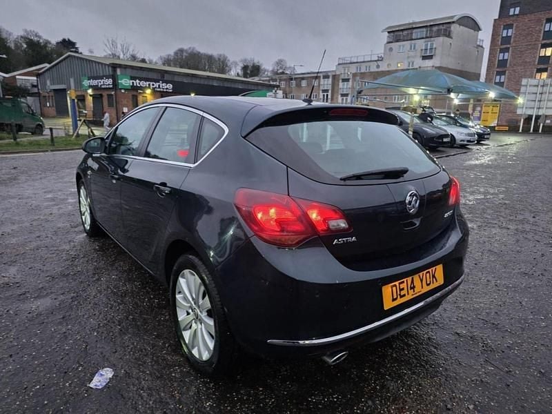 Used Vauxhall Astra Elite 165 HP (121 kW) 2014 Green Hatchback