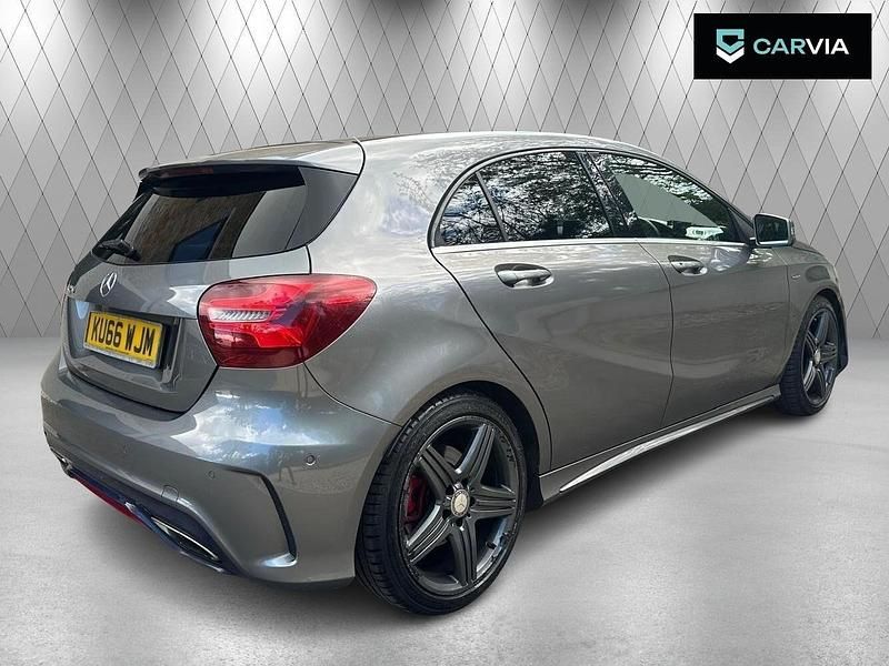 Begagnad Mercedes A250 AMG 2016 Grå Halvkombi