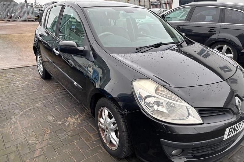 Used Renault Clio II Privilege 2007 Black Hatchback