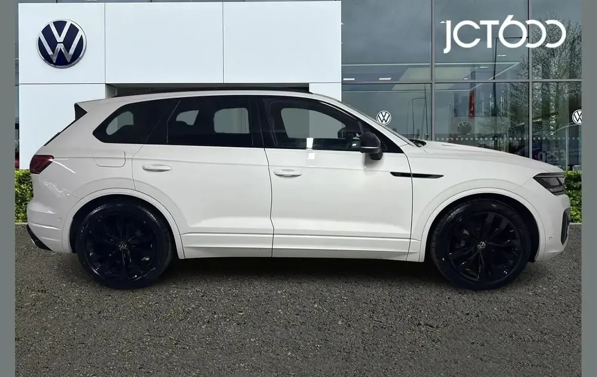 Used VW Touareg Black Edition 286 HP (210 kW) 2023 White SUV