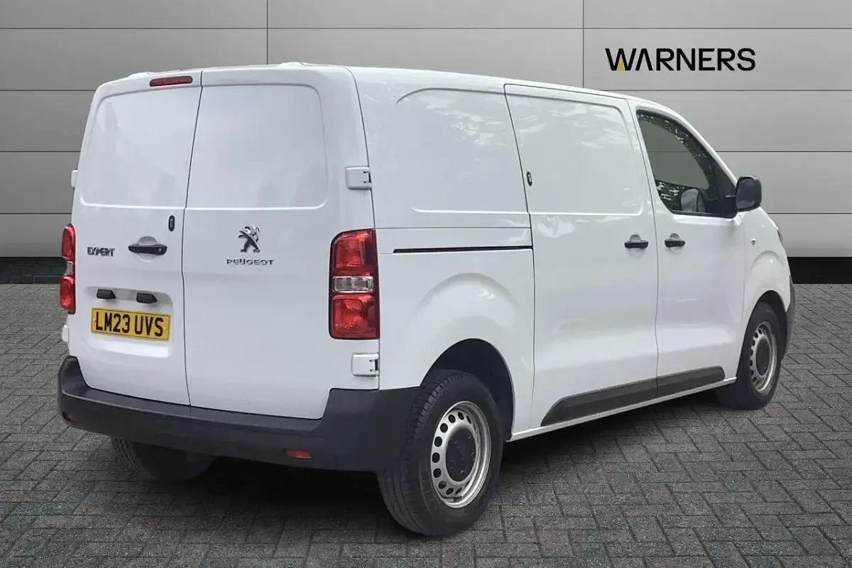 Used Peugeot Expert Premium 102 HP (75 kW) 2023 White Van