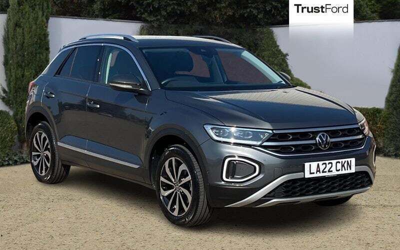 Used 2025 VW T-Roc Style SUV | £21,600 (Good price) - Image 1/4
