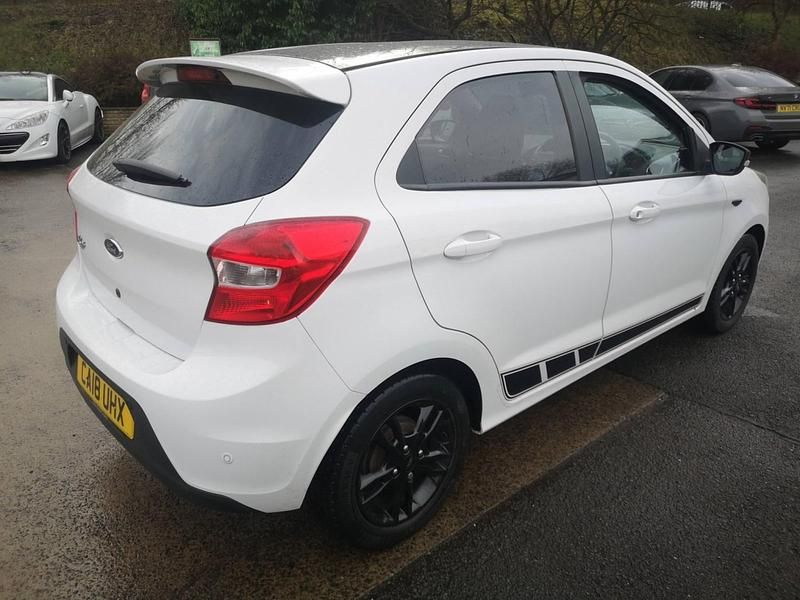 Used Ford Ka Plus Zetec 85 HP (62 kW) 2018 White Hatchback