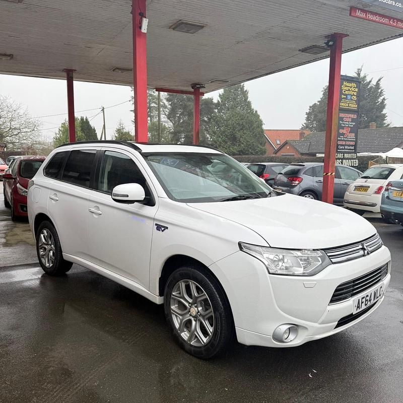 Used Mitsubishi Outlander P-HEV 2014 White Estate