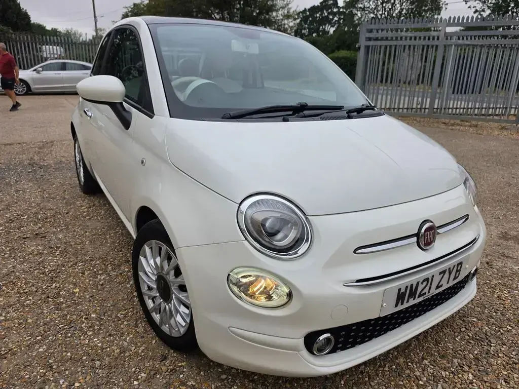 Used Fiat 500 Lounge 70 HP (51 kW) 2021 White Hatchback