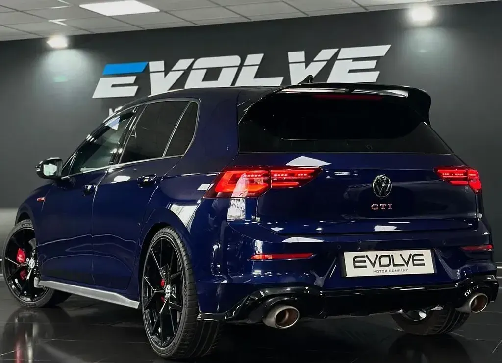 Used VW Golf VII GTI Clubsport 300 HP (220 kW) 2021 Blue Hatchback