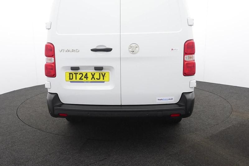 Used Vauxhall Vivaro 150 HP (110 kW) 2024 White MPV