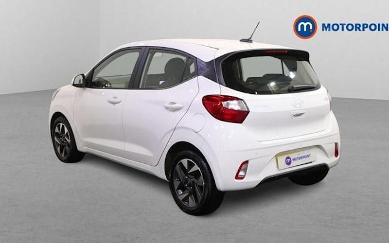 Used Hyundai i10 Advanced 63 HP (46 kW) 2025 White Hatchback