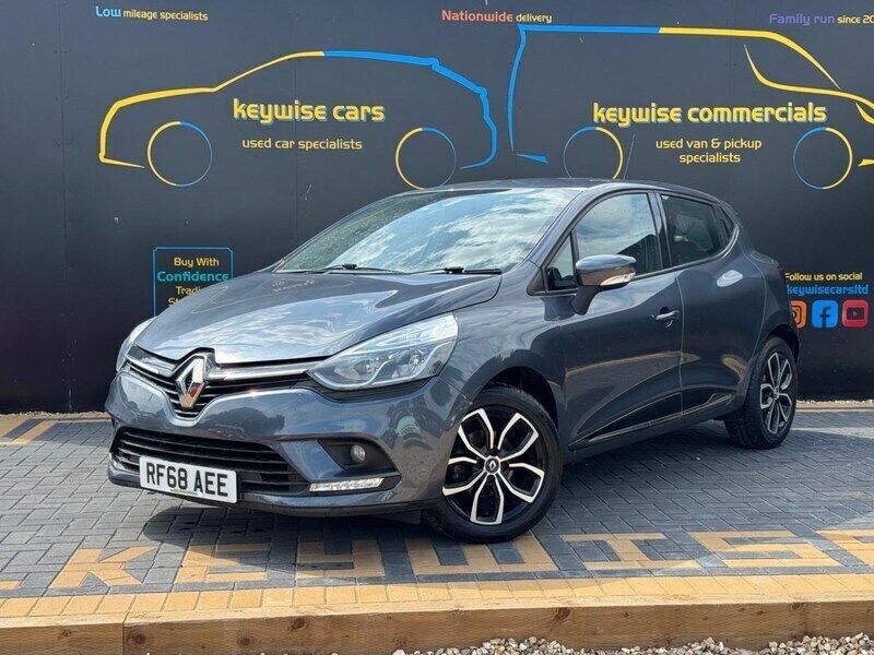 Grey Used 2025 Renault Clio V Play | £8,290 - Image 1/3