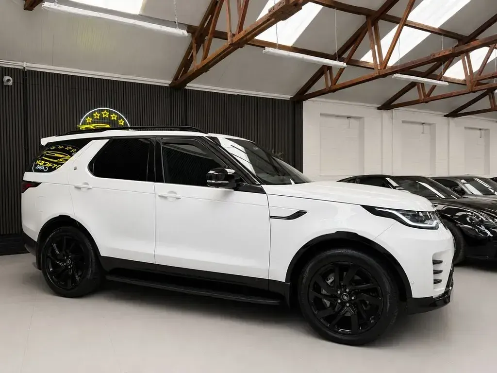 Used Land Rover Discovery 5 R-Dynamic 2021 White SUV