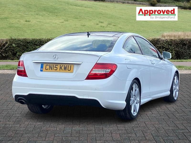 Used Mercedes C180 Sport Edition 156 HP (114 kW) 2015 White Coupe
