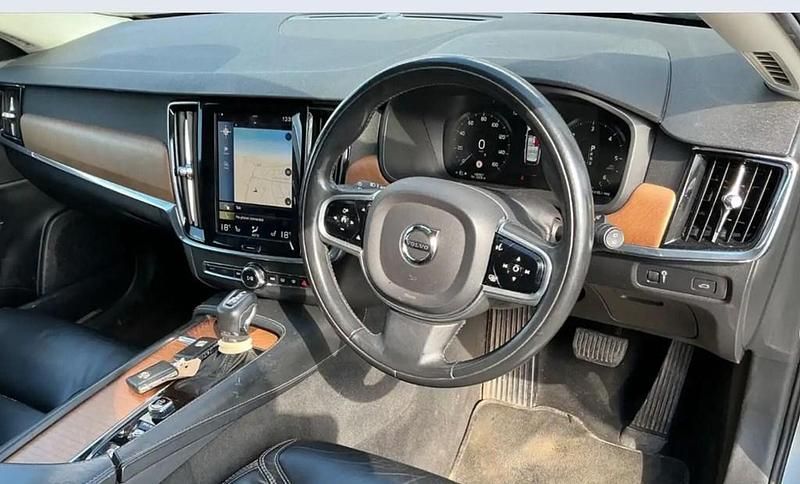 Used Volvo V90 Inscription 2017 Silver Estate