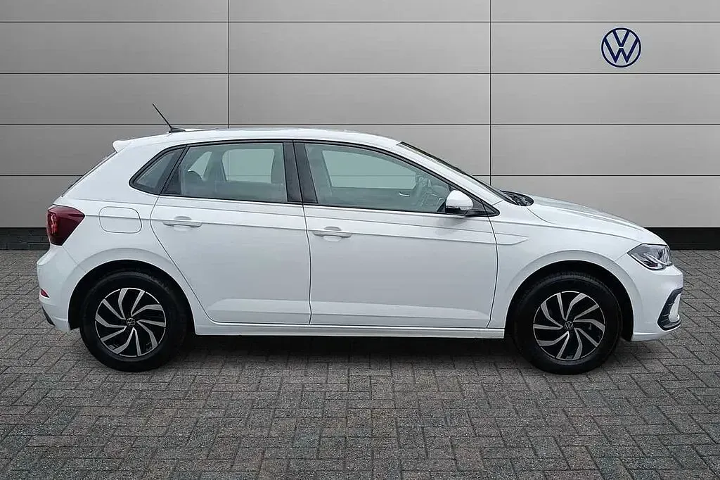 Used VW Polo Life 95 HP (69 kW) 2026 White Hatchback