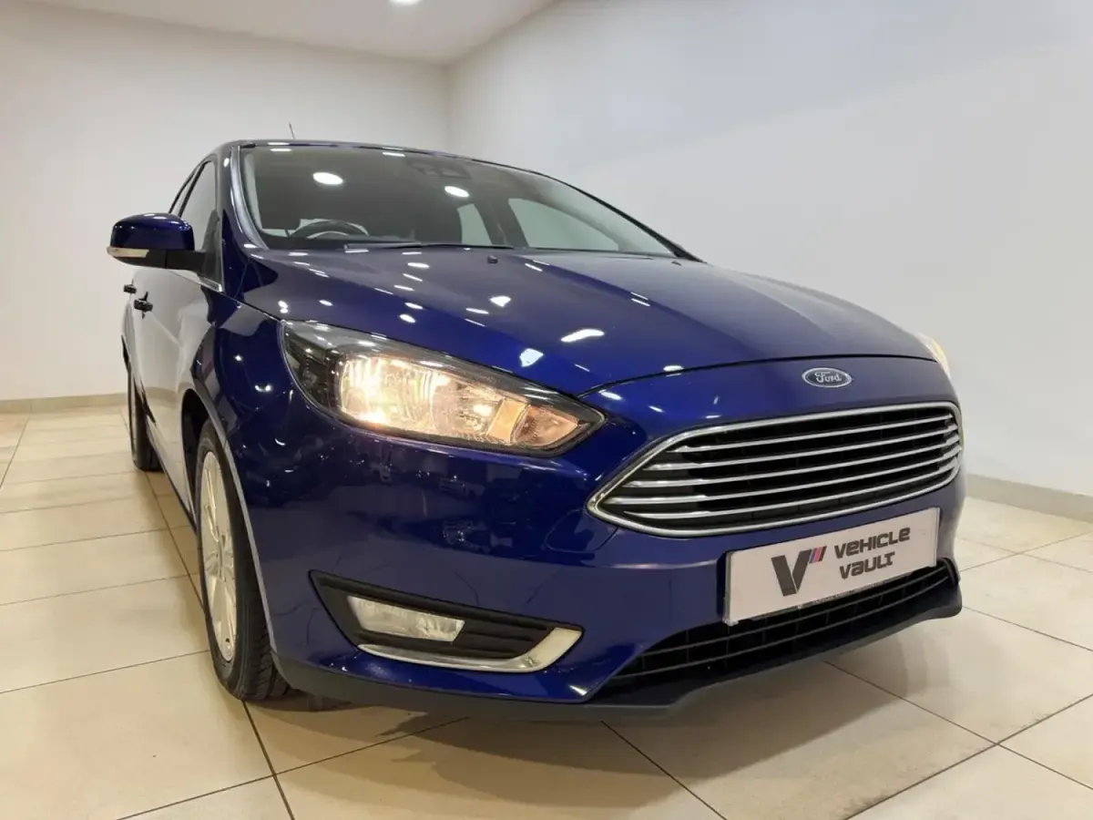 Używany Ford Focus Titanium 120 KM (88 kW) 2016 Niebieski Hatchback