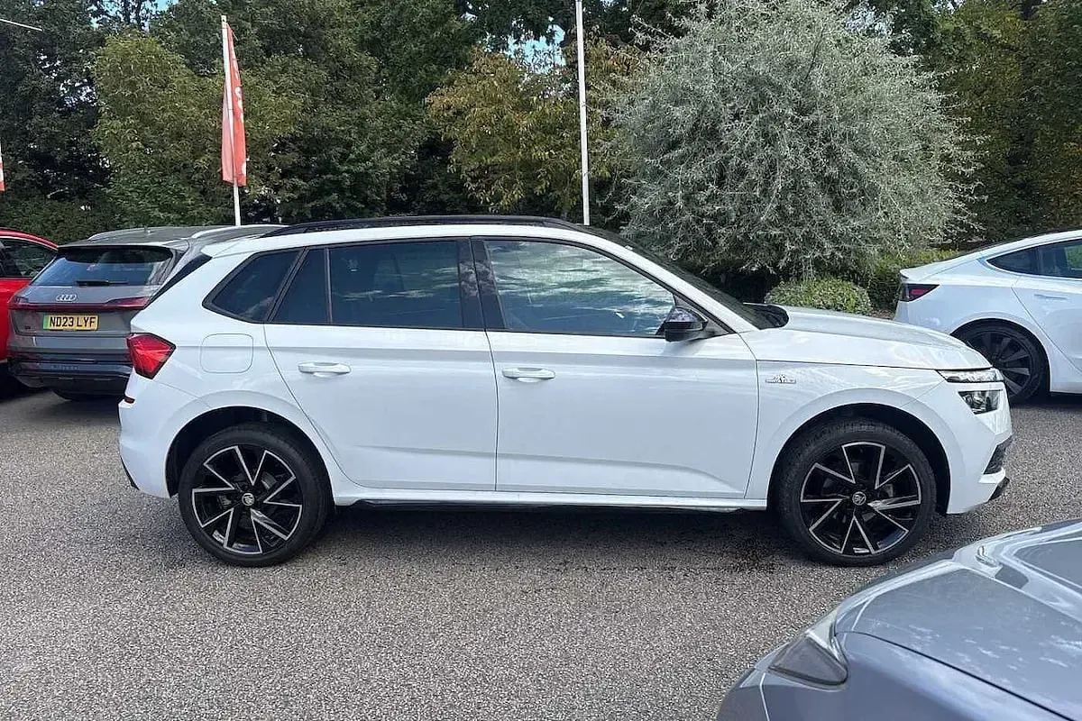 Used Skoda Kamiq Monte Carlo 110 HP (80 kW) 2021 Moon white metallic SUV