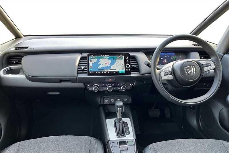 Second-hand Honda Jazz Advance 122 CP (89 kW) 2025 Alb Hatchback