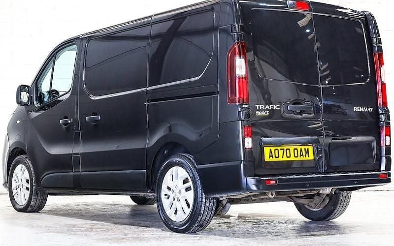 Used Renault Trafic 120 HP (88 kW) 2020 Black MPV