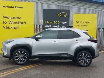 Used Toyota Yaris Hybrid Design 116 HP (85 kW) 2022 Silver Estate