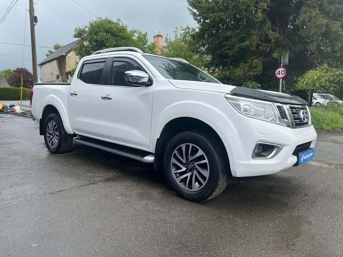 Used Nissan Navara Tekna 190 HP (139 kW) 2016 White Pickup