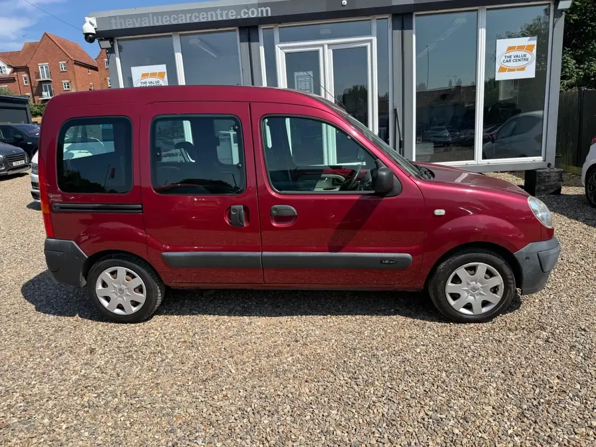 Used Renault Kangoo Authentique 106 HP (77 kW) 2007 Red MPV