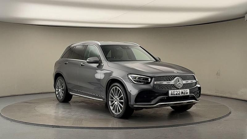 Selenite grey Used 2022 Mercedes GLC220 AMG line SUV | £26,200 (Fair price) - Image 1/4