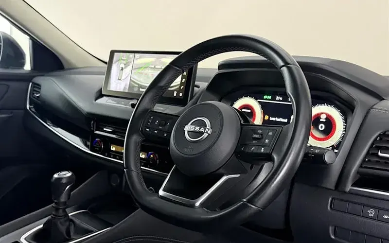 Used Nissan Qashqai N-Connecta 140 HP (102 kW) 2023 Black SUV