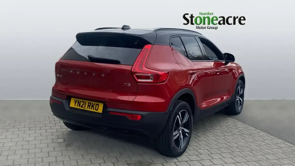 Usado Volvo XC40 R-Design 161 HP (118 kW) 2021 Vermelho SUV