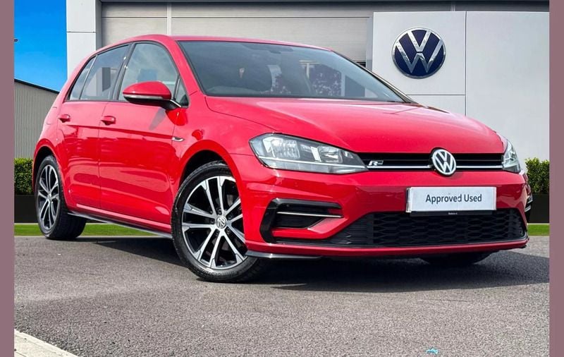 Red Used 2018 VW Golf VII R-line Hatchback | £14,490 (Fair price) - Image 1/4