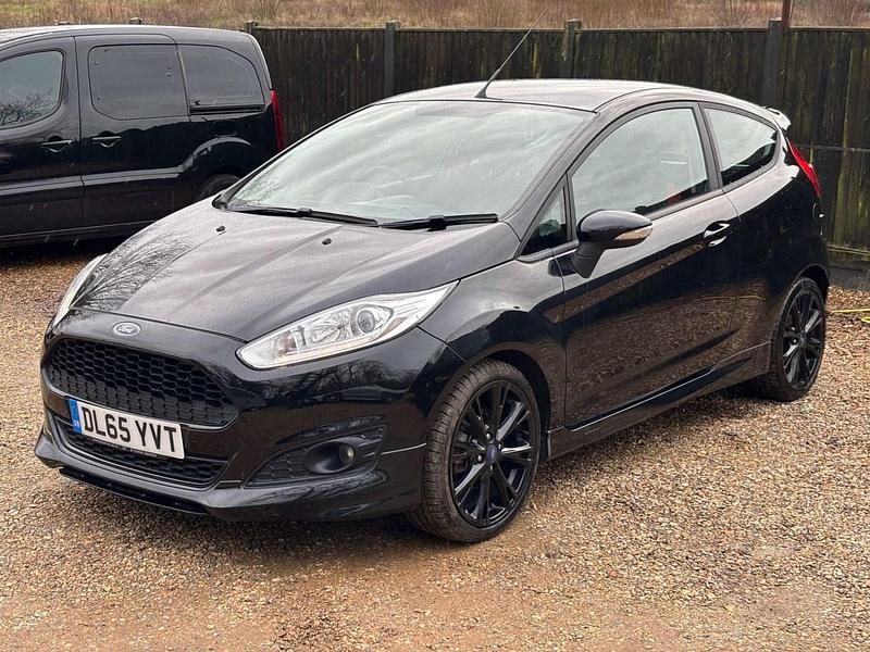 Used Ford Fiesta Zetec 140 HP (102 kW) 2015 Black Hatchback