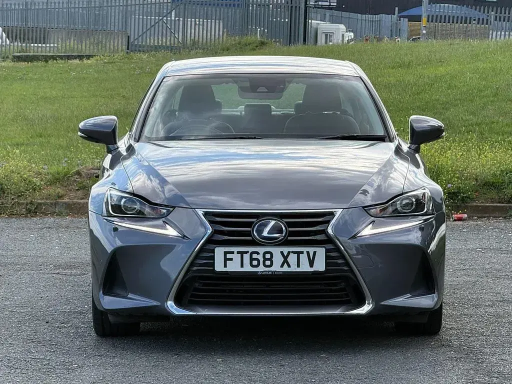 Used Lexus IS300h 223 HP (164 kW) 2019 Grey Sedan