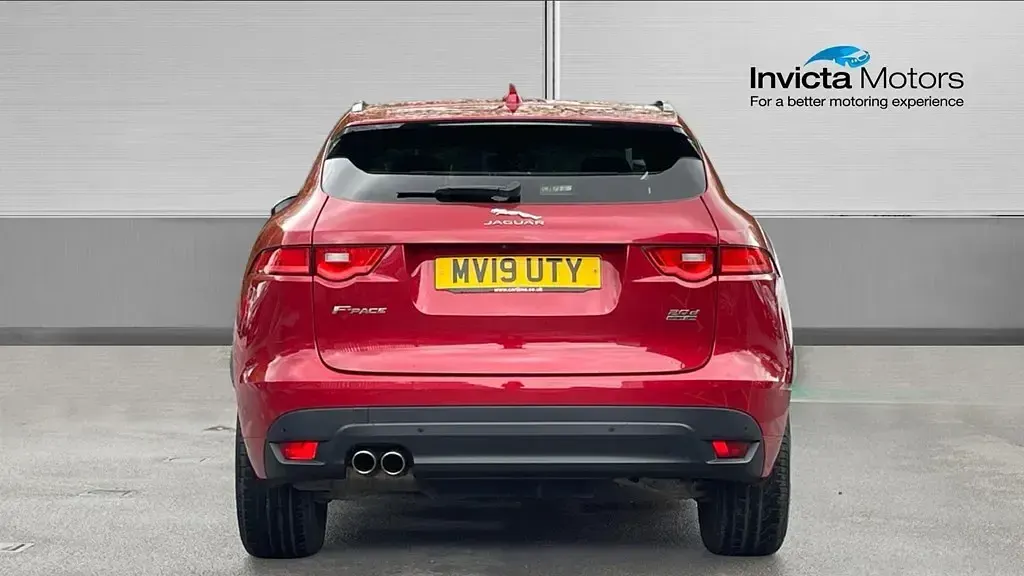 Second-hand Jaguar F-Pace R-Sport 180 CP (132 kW) 2019 Roșu SUV