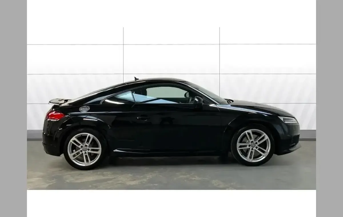 Begagnad Audi TT Sport 245 HK (180 kW) 2022 Svart Sportkupé