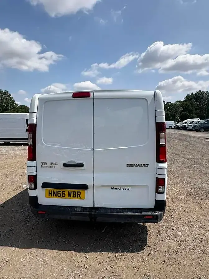 Used Renault Trafic Business 2016 White MPV
