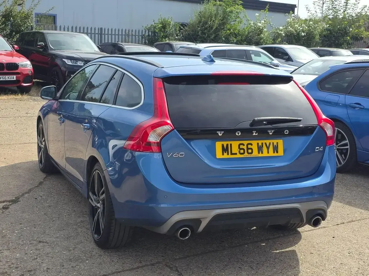 Used Volvo V60 R-Design 2016 Blue Estate