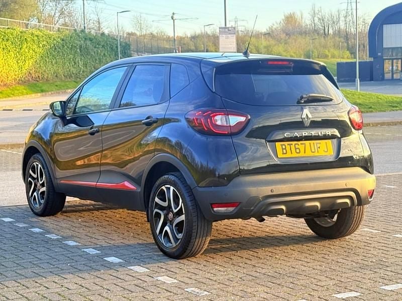 Used Renault Captur Dynamique 90 HP (66 kW) 2017 Black SUV