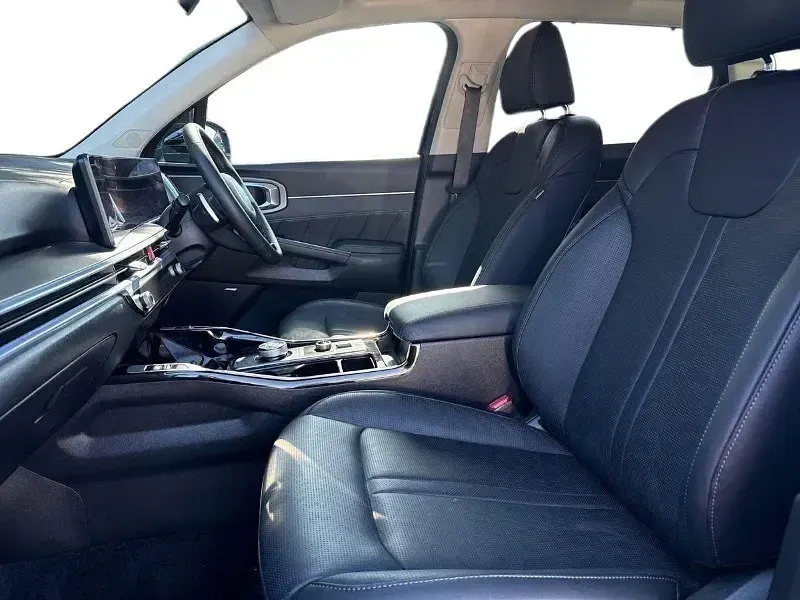 Begagnad Kia Sorento 2025 Svart SUV