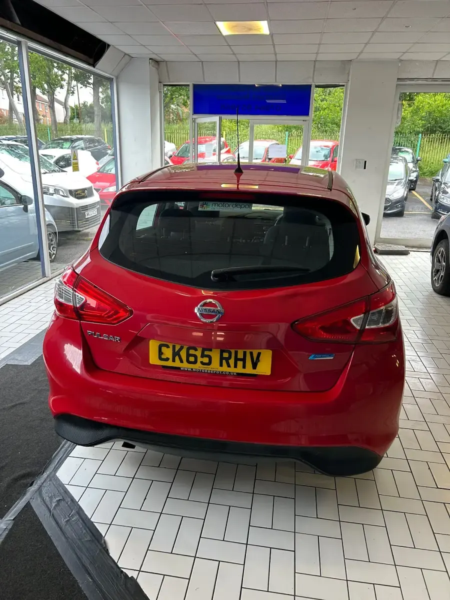 Used Nissan Pulsar Visia 110 HP (80 kW) 2015 Red Hatchback