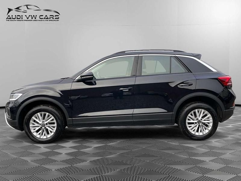 Used VW T-Roc Life 150 HP (110 kW) 2024 Black SUV