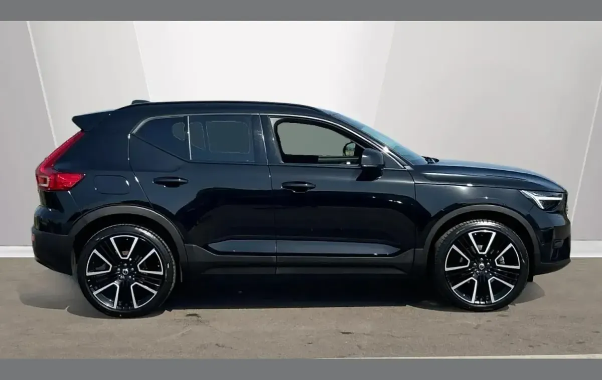 Used Volvo XC40 Ultra 161 HP (118 kW) 2025 Black SUV