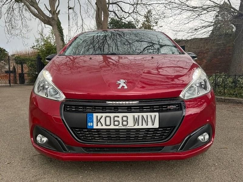 Used Peugeot 208 GT-line 110 HP (80 kW) 2019 Red Hatchback